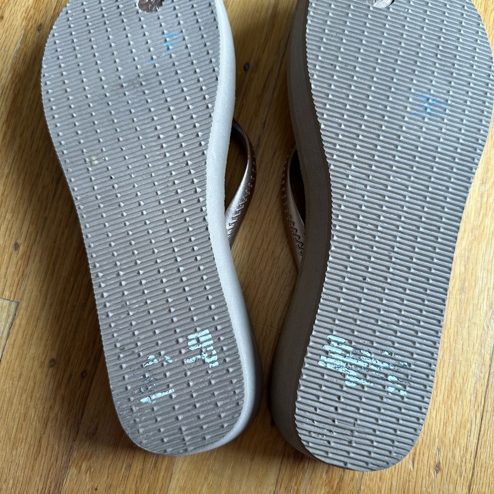 Havaianas Metallic Brown Sandals - Picture 3 of 3